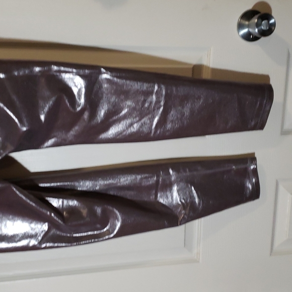 Old Navy Extra High Rise Powersoft Leggings - Picture 6 of 12